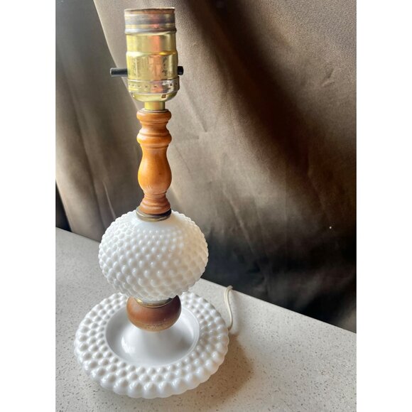 Hobnail Milk Glass & Wood Table Lamp With Textured Fabric Shade VTG Midcentury - Picture 4 of 12
